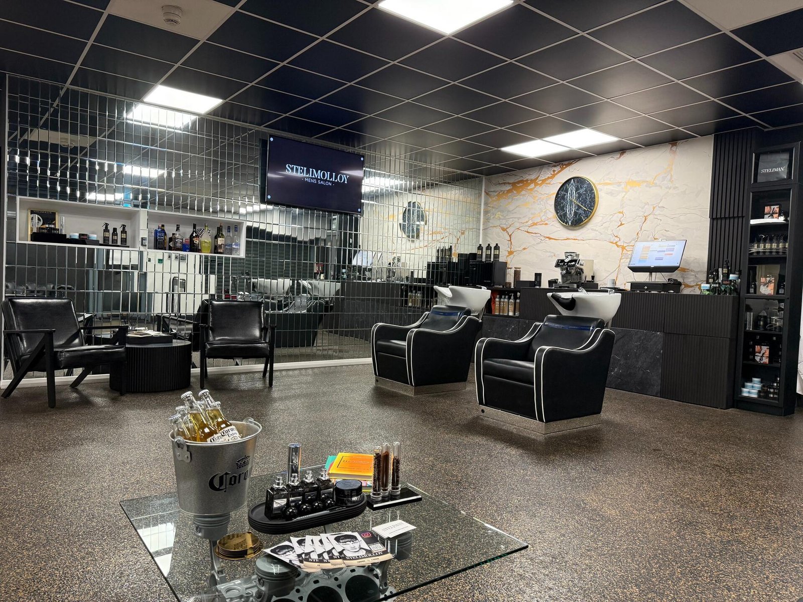 Stelimolloy salon interior